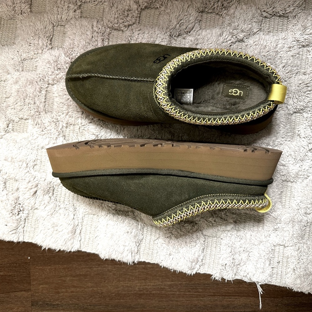 Platform Olive Green Tasman Uggs